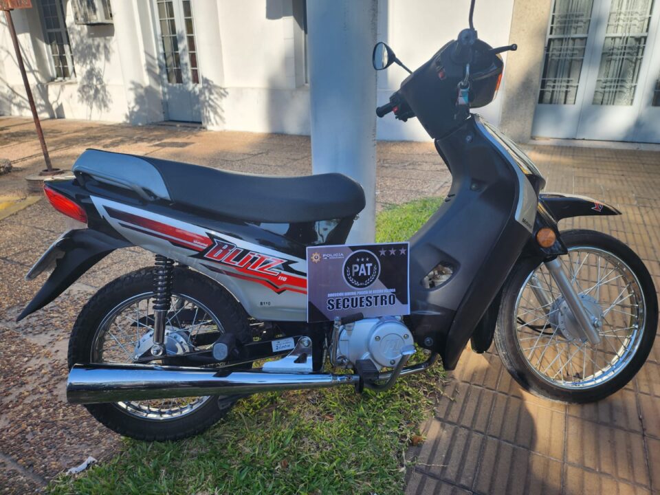 SECUESTRARON ARMAS DE FUEGO, MUNICIONES, PRESUNTOS ESTUPEFACIENTES, DINERO, UN AUTO, CELULARES, BALANZAS, ENTRE OTROS ELEMENTOS, TRAS INTERVENCIÓN EN BARRIO BARRANQUITAS