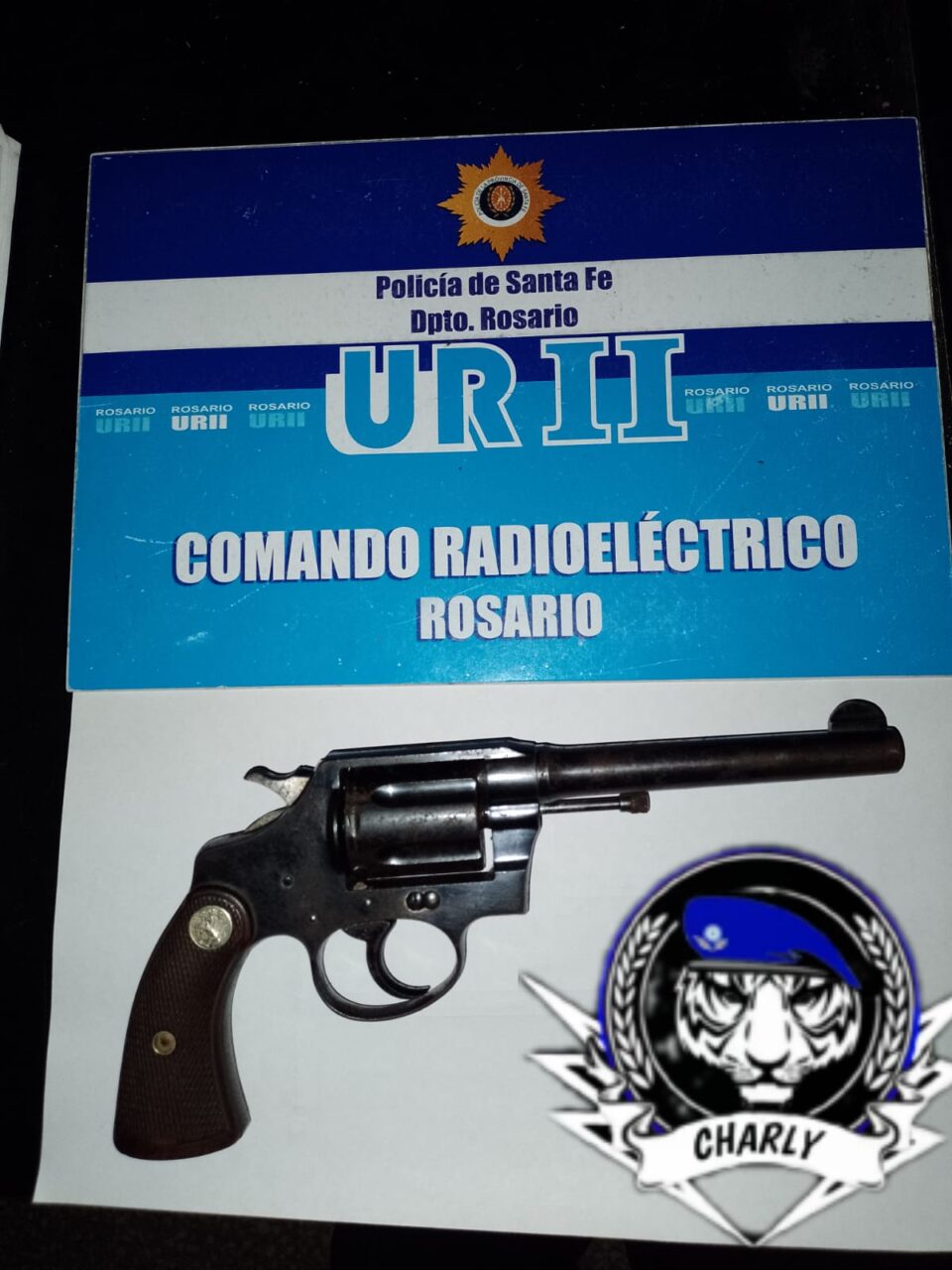 APREHENDEN A UN HOMBRE Y LE SECUESTRAN UN ARMA DE FUEGO TRAS UN DESORDEN FAMILIAR