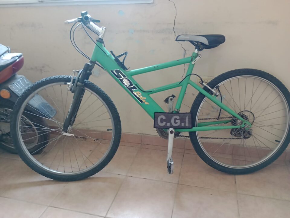 RECUPERAN UNA BICICLETA