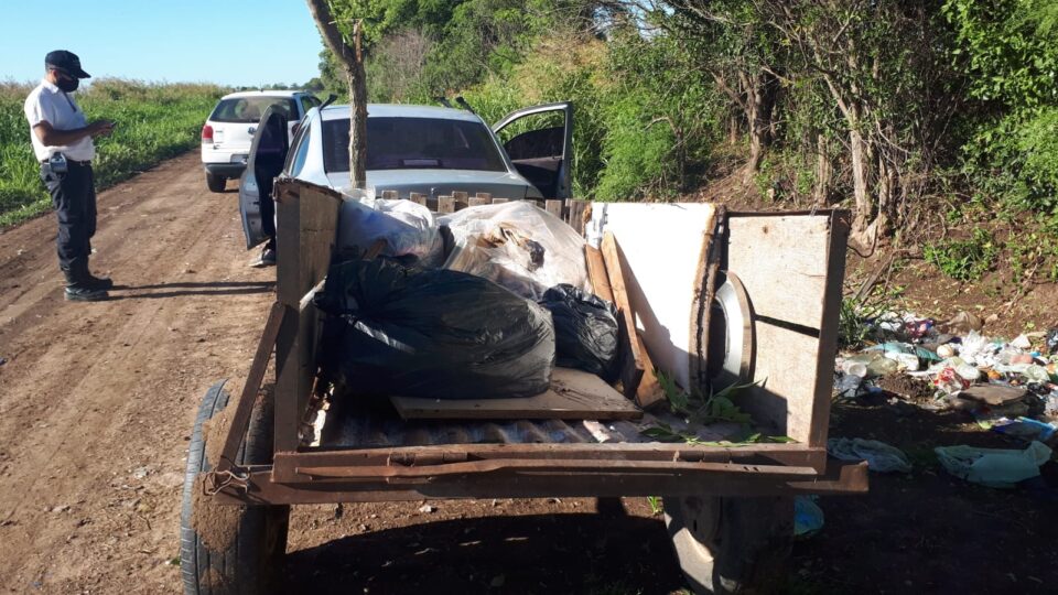 Elevadas multas para quienes arrojen basura en camino rurales