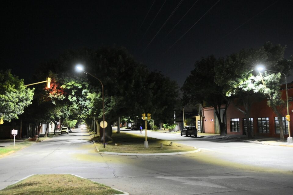 Renovación de luminarias: Avenida Podio suma nuevas luces led