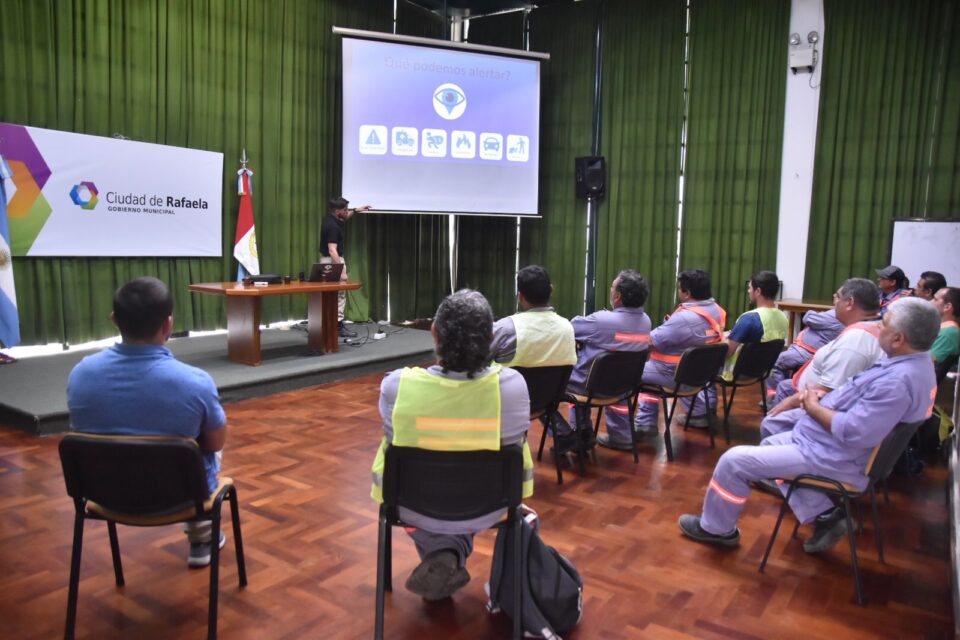 Agentes de Espacios Verdes se capacitaron en Ojos en Alerta