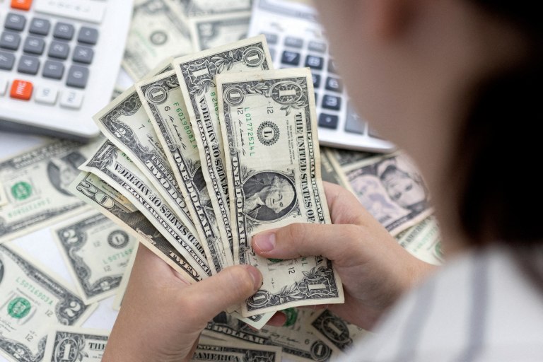 Fuerte rebote del dólar blue hasta los $ 354