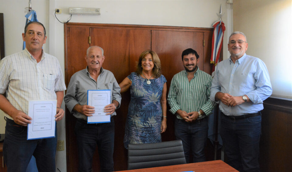 La provincia entregó aportes para obras de saneamiento en Bella Italia y Estación Clucellas
