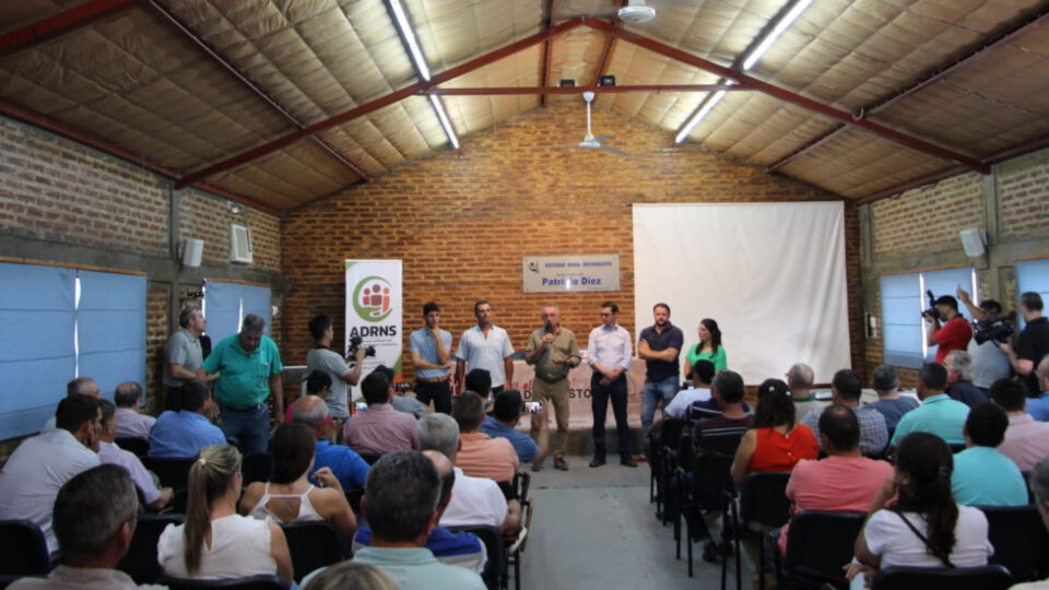 La provincia entregó aportes a productores de los departamentos General Obligado y Vera afectados por la sequía