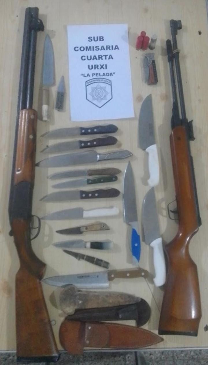 INCAUTARON MÁS DE 35 ARMAS DE FUEGO, MUNICIONES VARIAS Y TRASLADARON MÁS DE 60 PERSONAS GRACIAS AL ACCIONAR DE EFECTIVOS DE LA POLICÍA DE SANTA FE