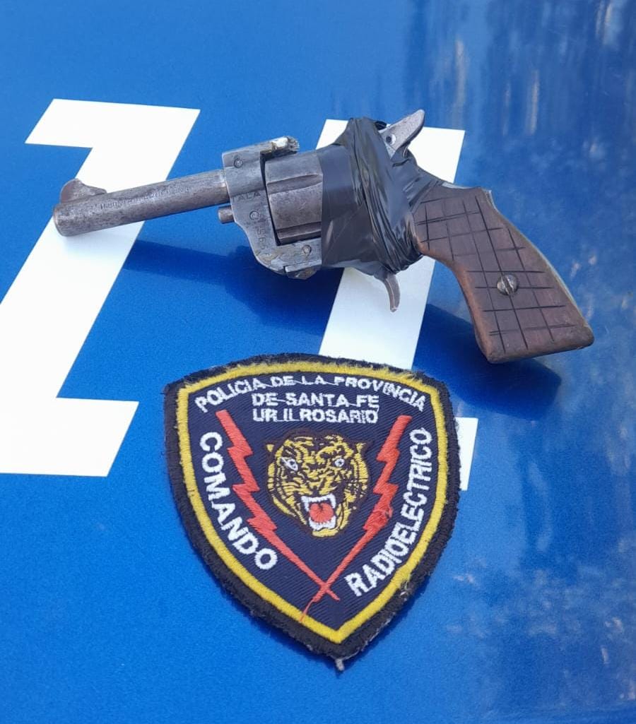 INCAUTARON MÁS DE 35 ARMAS DE FUEGO, MUNICIONES VARIAS Y TRASLADARON MÁS DE 60 PERSONAS GRACIAS AL ACCIONAR DE EFECTIVOS DE LA POLICÍA DE SANTA FE