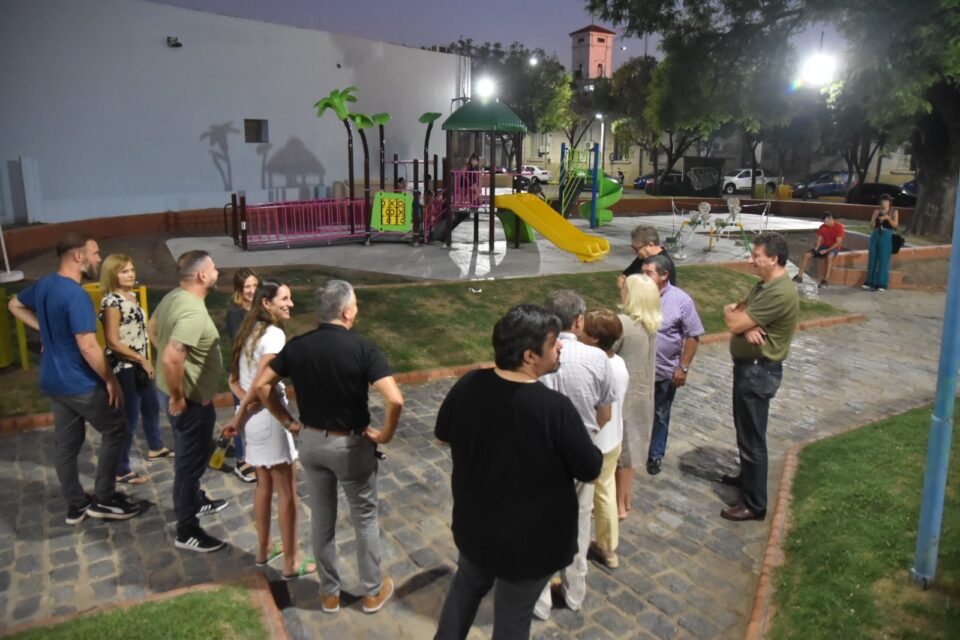 El Municipio avanza con luces LED en el Parque Infantil Islas Malvinas