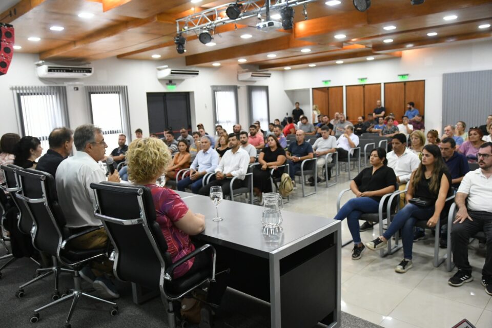 La Municipalidad de Rafaela y el SEOM firmaron un Acuerdo para mejorar las condiciones laborales de trabajadores y trabajadoras