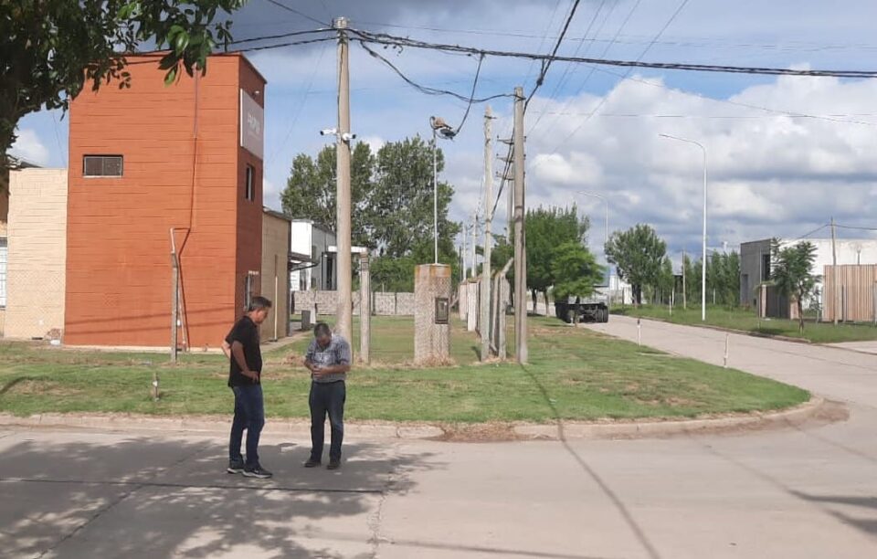 Inspeccionaron las obras en el sector industrial de la ciudad