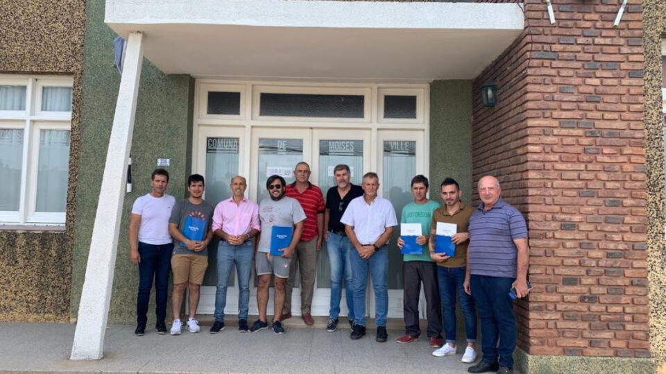 La Provincia entregó créditos a productores apícolas en Moisés Ville