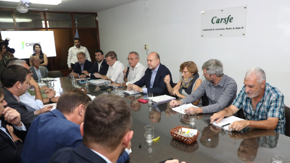 Se realizó un nuevo encuentro de trabajo del gobierno provincial con entidades agropecuarias y legisladores nacionales de Santa Fe
