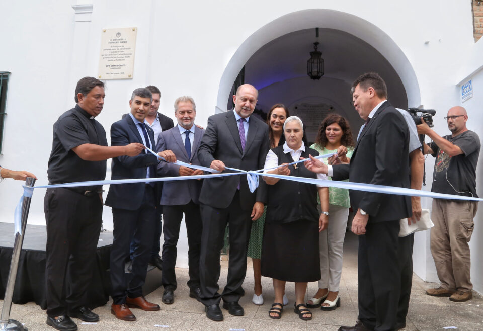 Perotti inauguró las obras de restauración y puesta en valor del convento San Carlos Borromeo y la parroquia San Lorenzo Martír