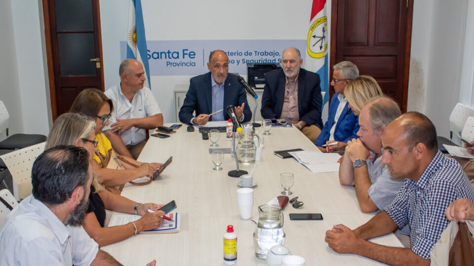La provincia realizó la primera reunión paritaria con los gremios del sector salud
