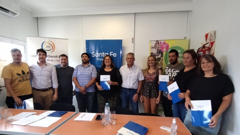 La provincia entregó créditos a pequeños productores apícolas del departamento San Cristóbal