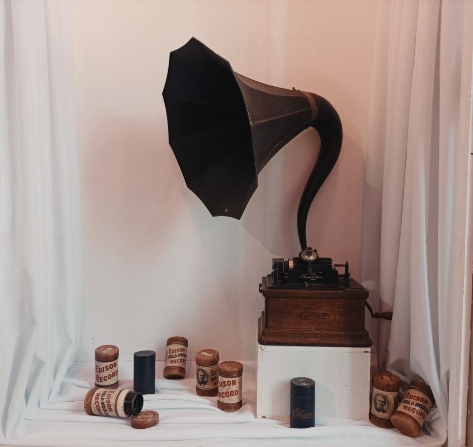 El Museo Histórico Municipal inaugura la muestra «do re mi fa sol la si: Sonidos que envuelven»