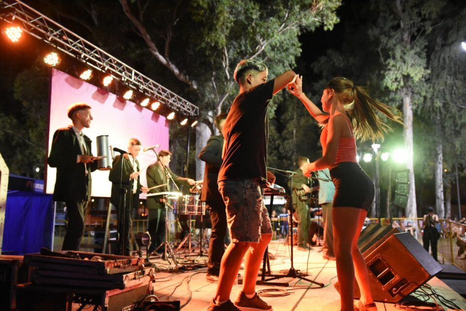 «La Estación es una opción recreativa para el público y una oportunidad de trabajo y difusión para artistas»