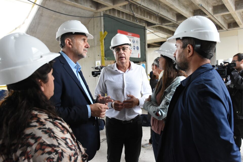 Perotti y Castellano supervisaron los avances de obra del Nuevo Hospital de Rafaela