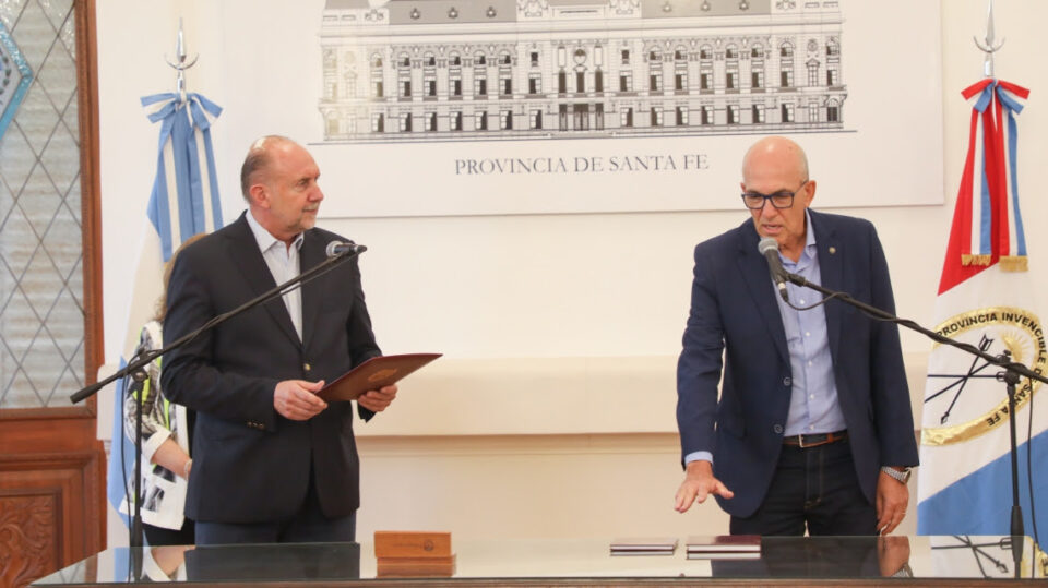 Víctor Debloc asumió como ministro de Educación de la provincia