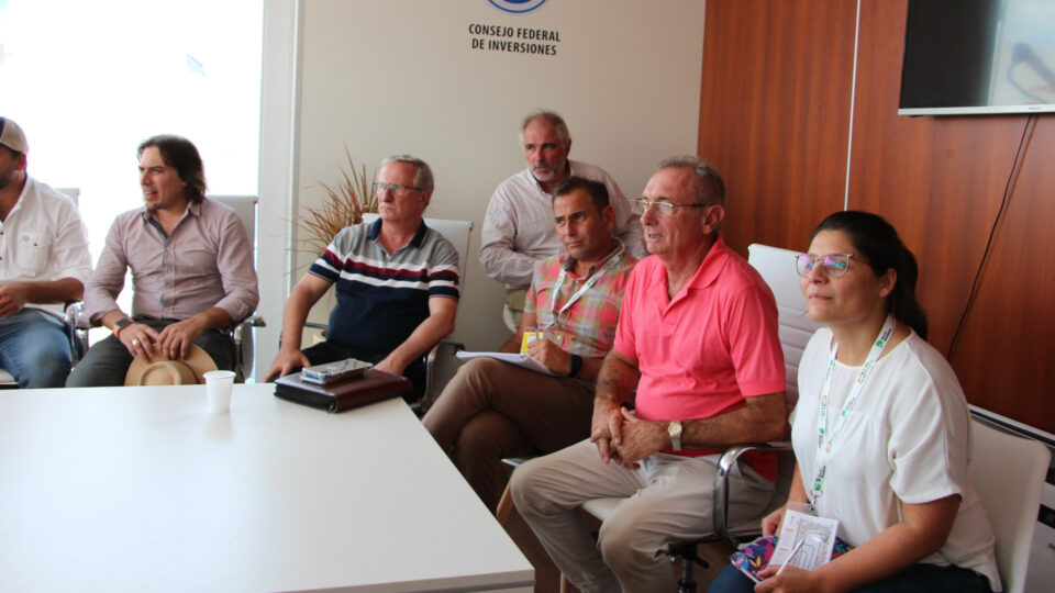 En Expoagro la provincia encabezó una reunión con entidades agropecuarias y proveedores de insumos y servicios por la sequía