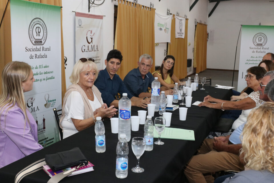 La provincia entregó créditos por más de 22 millones de pesos a productores afectados por la sequía en los departamentos Las Colonias y Castellanos