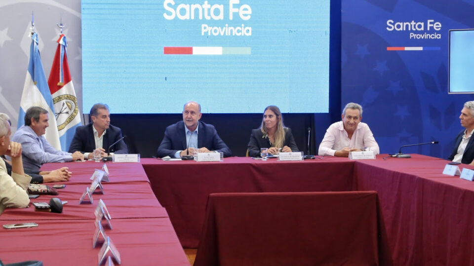 Perotti presentó la candidatura de la provincia de Santa Fe para ser sede de los XIII Juegos Suramericanos 2026
