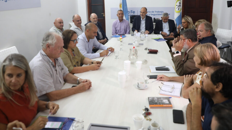 Paritarias: la provincia formuló una nueva oferta integral a los profesionales de la salud