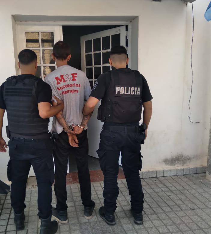 DETUVIERON A UN SUJETO