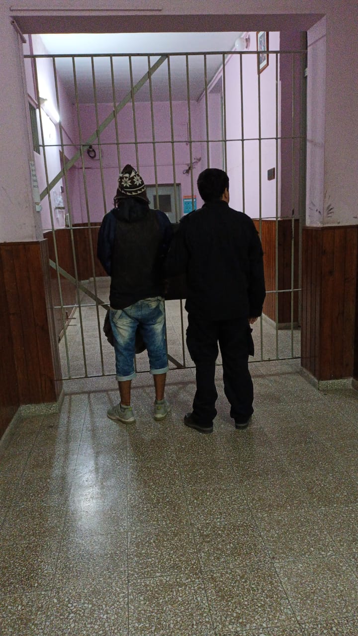 DETUVIERON A UN SUJETO Y APREHENDIERON A OTROS DOS