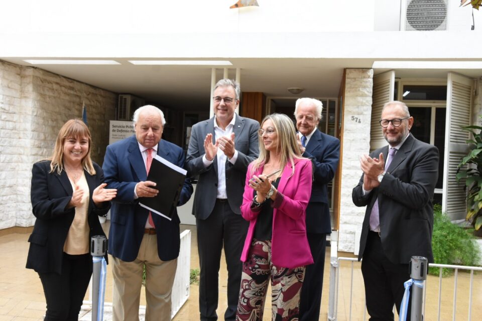 El Intendente participó del acto inaugural de la nueva sede de la Defensoría Regional