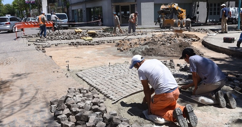 Continúan los trabajos para la conservación del adoquinado