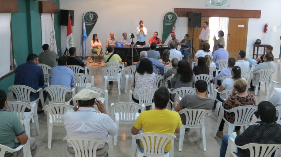 La provincia entregó créditos a productores afectados por la sequía del departamento 9 de Julio