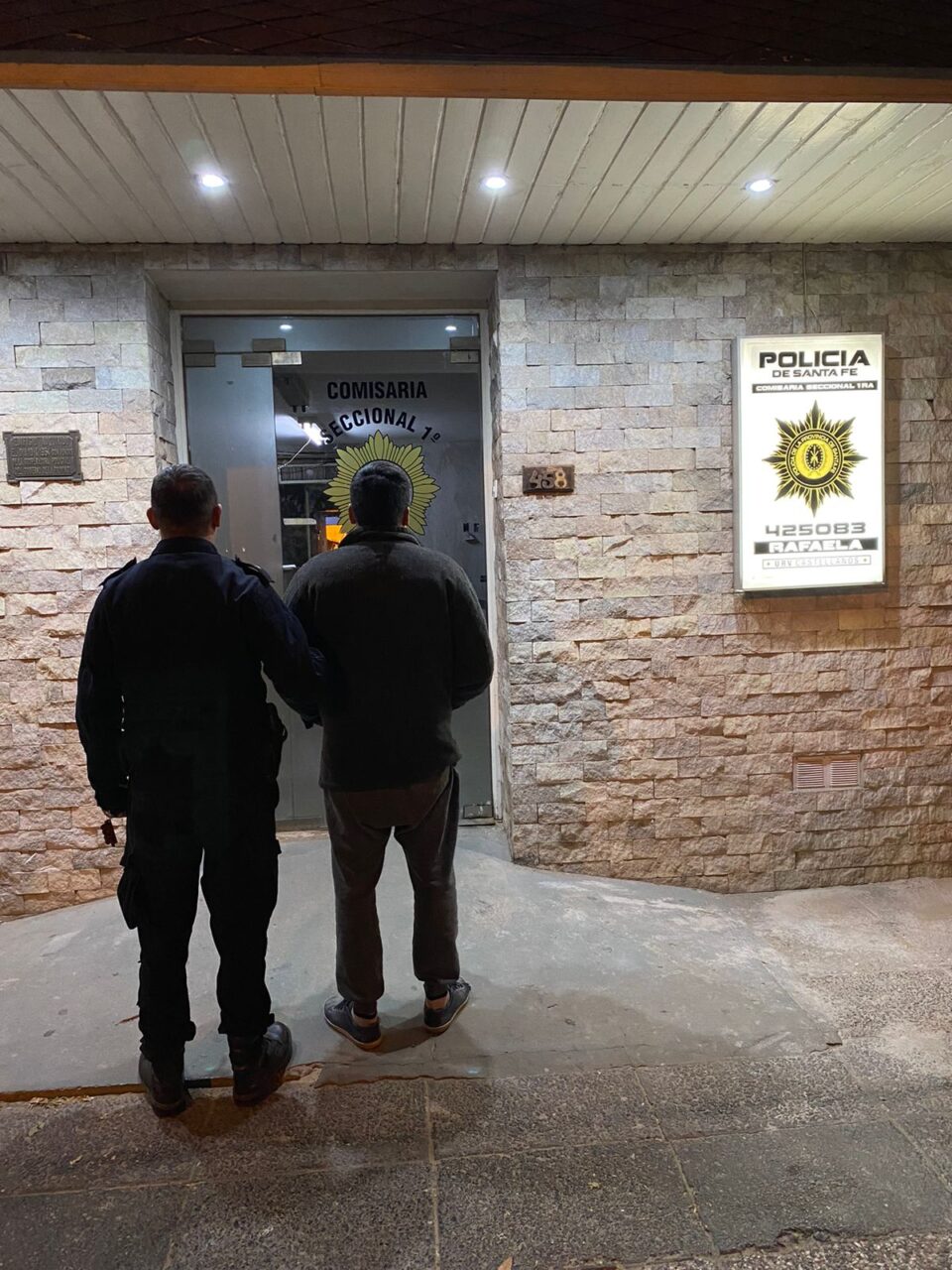 DETUVIERON A UN SUJETO