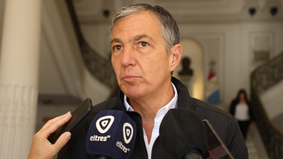 El ministro de Trabajo ratificó el esquema salarial acordado con los gremios del sector público