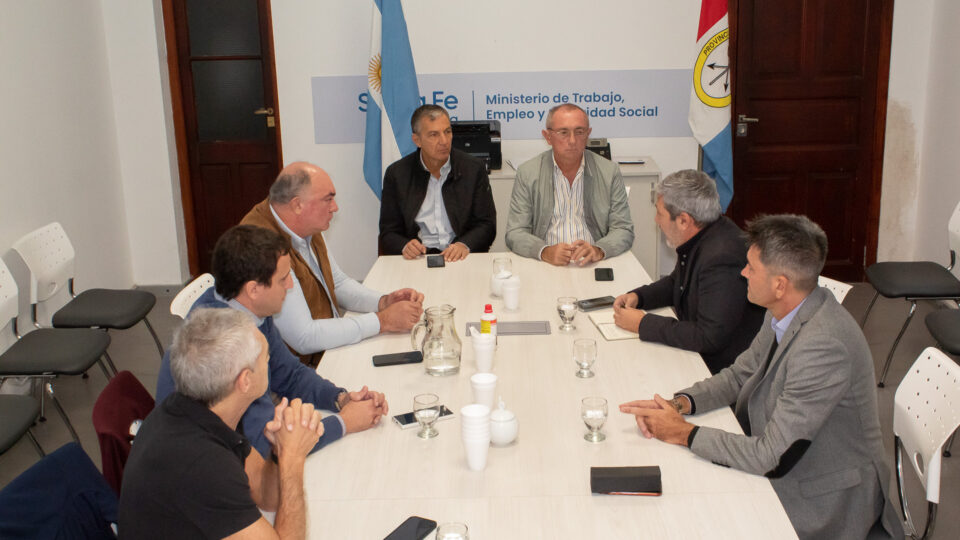 Los ministros Costamagna y Pusineri se reunieron con representantes de empresas industriales