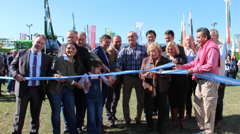 Con importante presencia provincial se inauguró Todo Láctea 2023