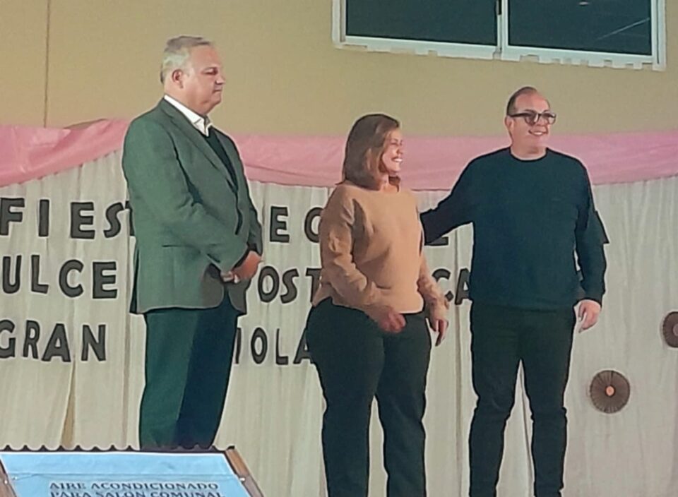 Ale Ambort en la Fiesta de la Mesa Dulce de Colonia Raquel