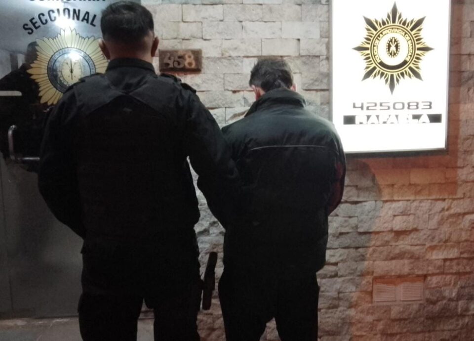 DETUVIERON A UN SUJETO