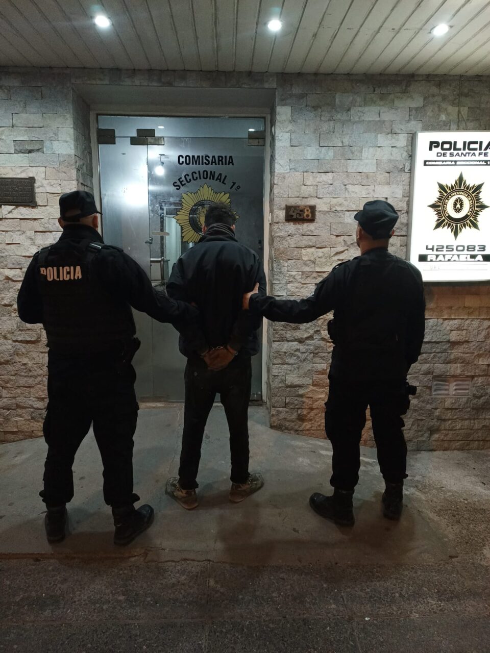 DETUVIERON A UN SUJETO