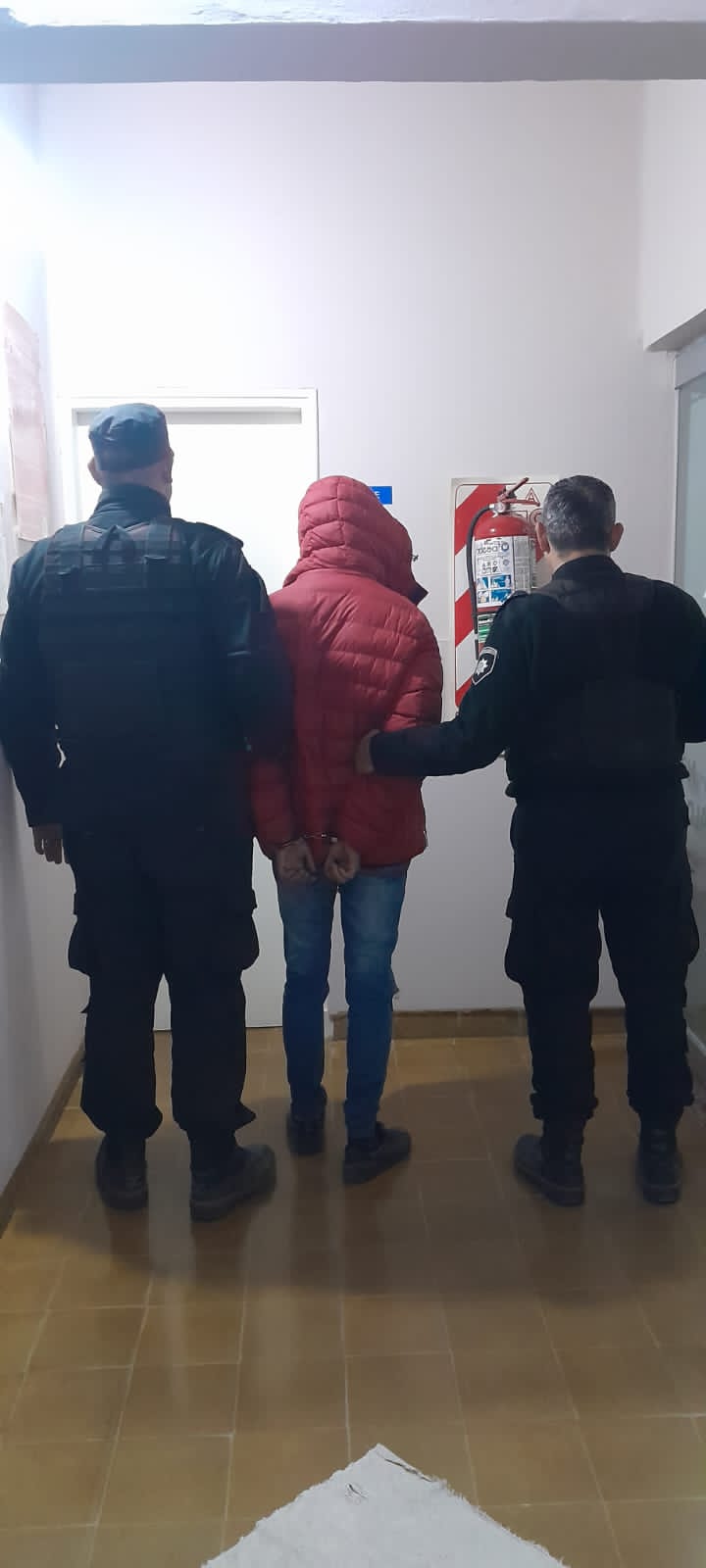 DETUVIERON A UN SUJETO