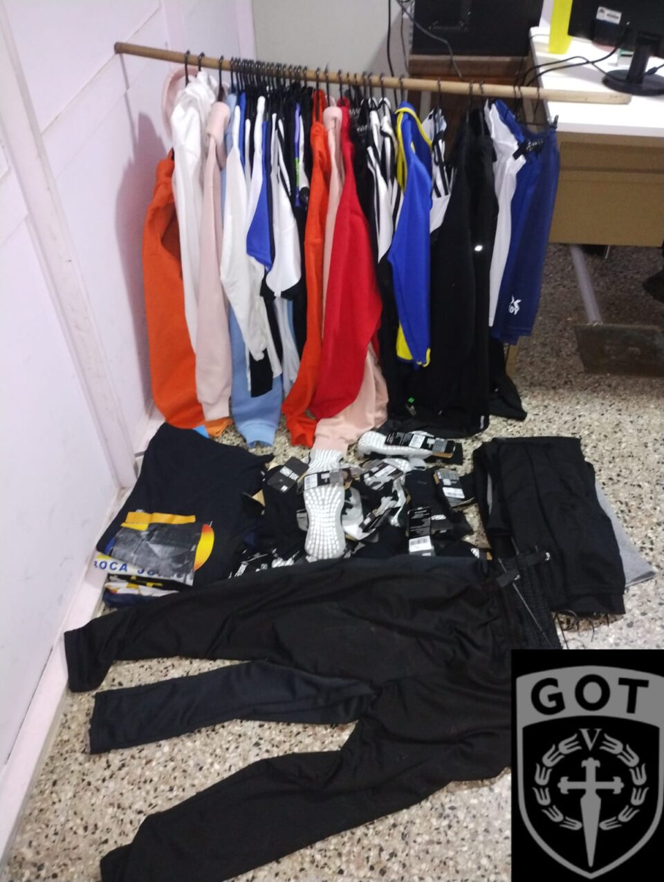 RECUPERARON PRENDAS DE ROPA