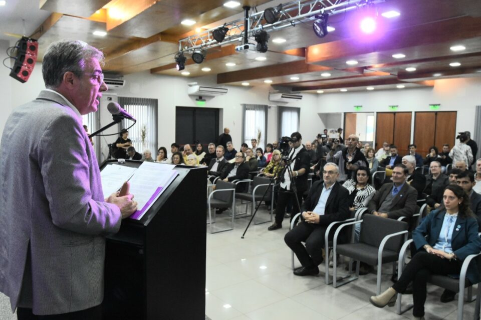 Luis Castellano participó del acto por el Día del Periodista