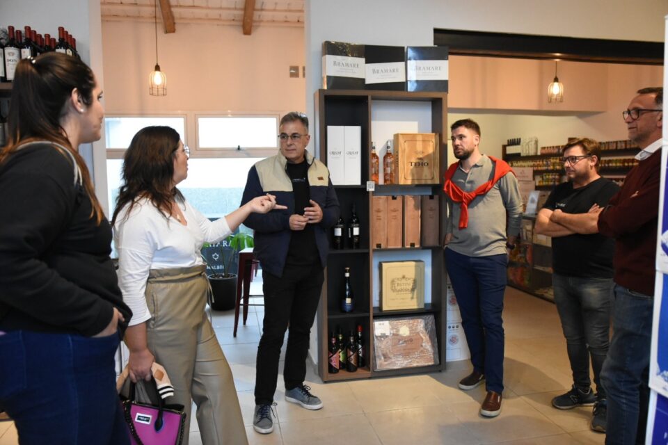 Luis Castellano recorrió comercios del “Paseo Yrigoyen”