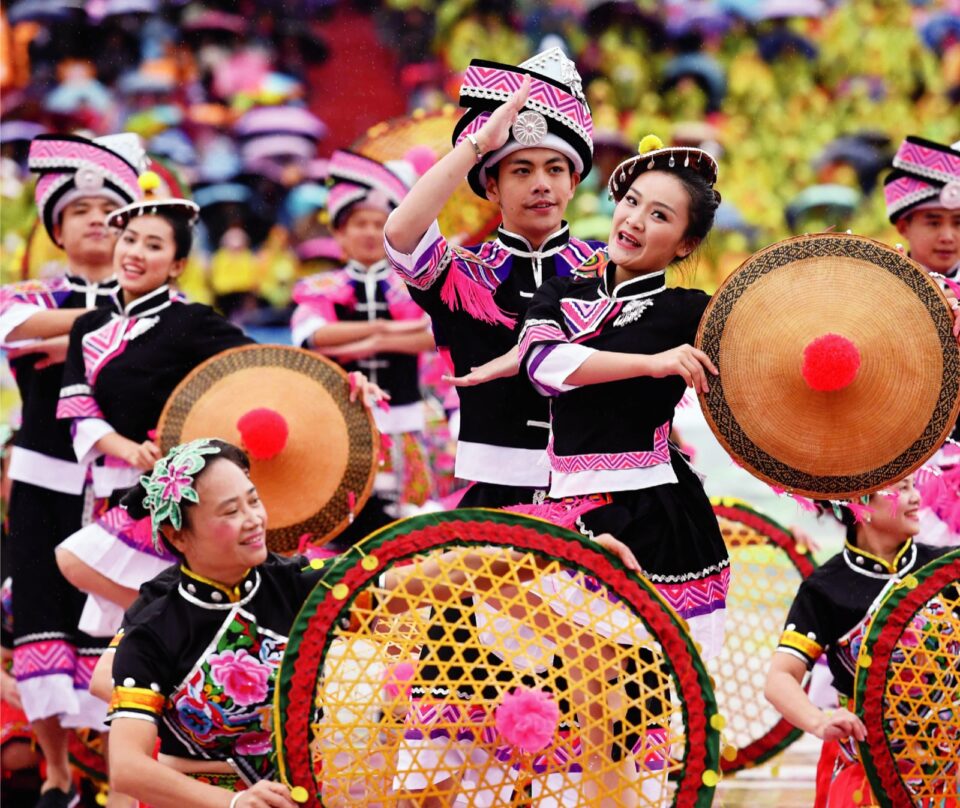 Se inaugurará una muestra sobre trajes típicos de las minorías étnicas de China