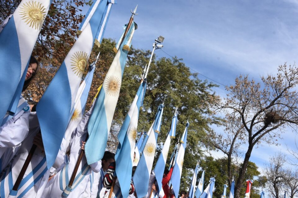 Acto oficial por el Día de la Bandera