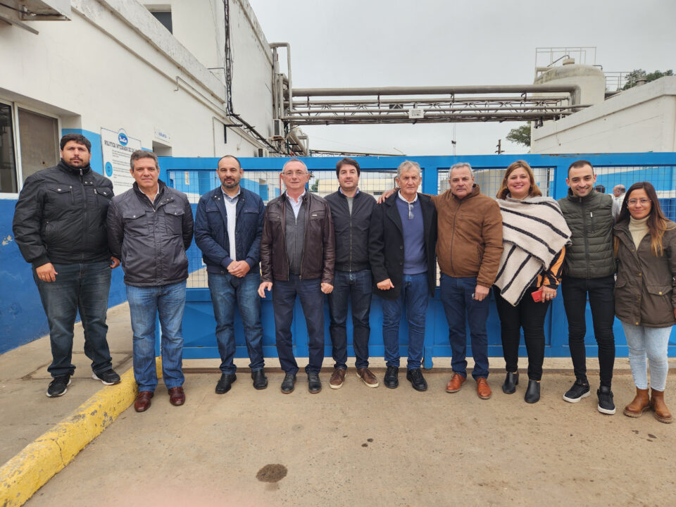 Costamagna recorrió la planta de Sancor recuperada en San Guillermo