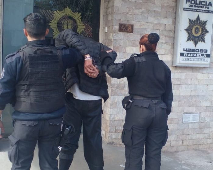 HURTÓ Y TERMINÓ DETENIDO