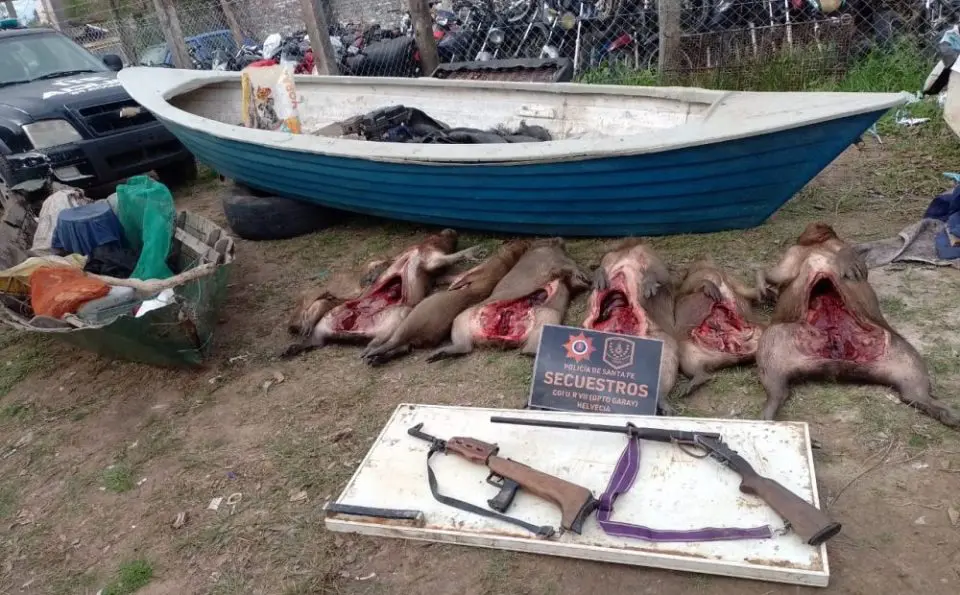Helvecia, Personal Policial Detuvo a 2 Masculinos que Infringían la Ley de Caza Nº 4830. Tenencia Ilegal de Armas