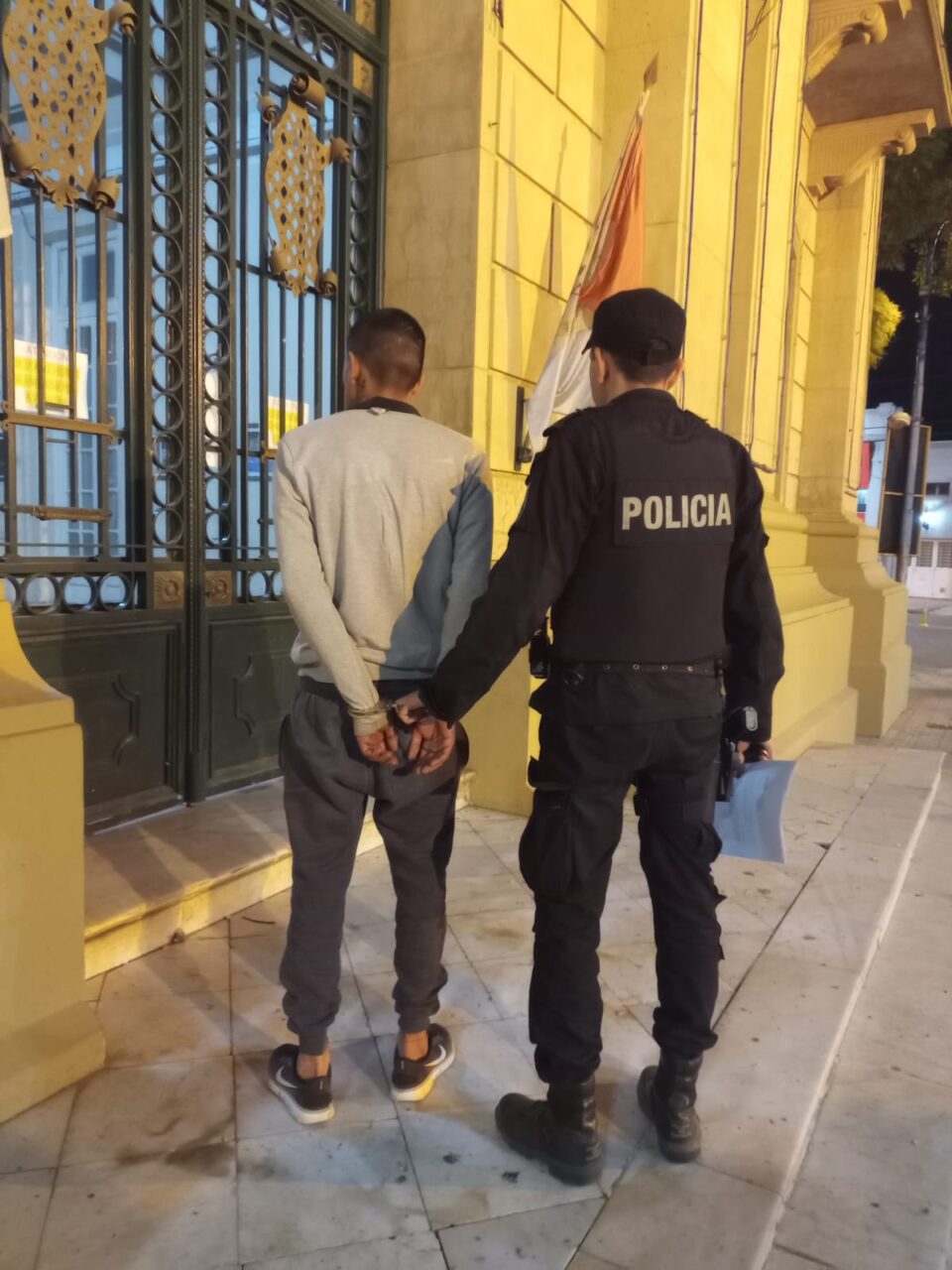                VIOLACION DE DOMICILIO Y DAÑO