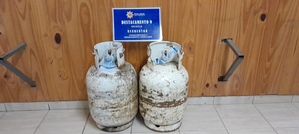 SECUESTRO DE 02 GARRAFAS